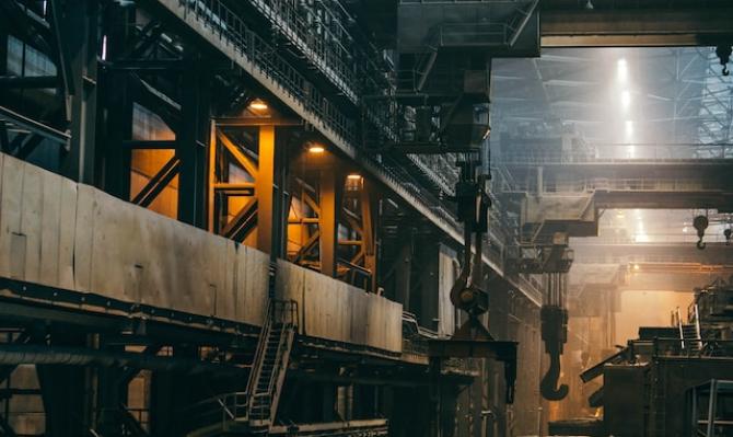Industria. Photo by Ant Rozeltsky on Unsplash
