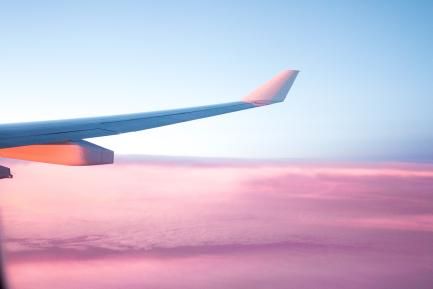 Ala de avión. Photo by Social Cut on Unsplash