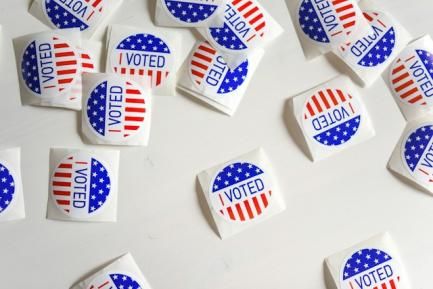 Chapas electorales de Estados Unidos "I voted". Photo by Element5 Digital on Unsplash